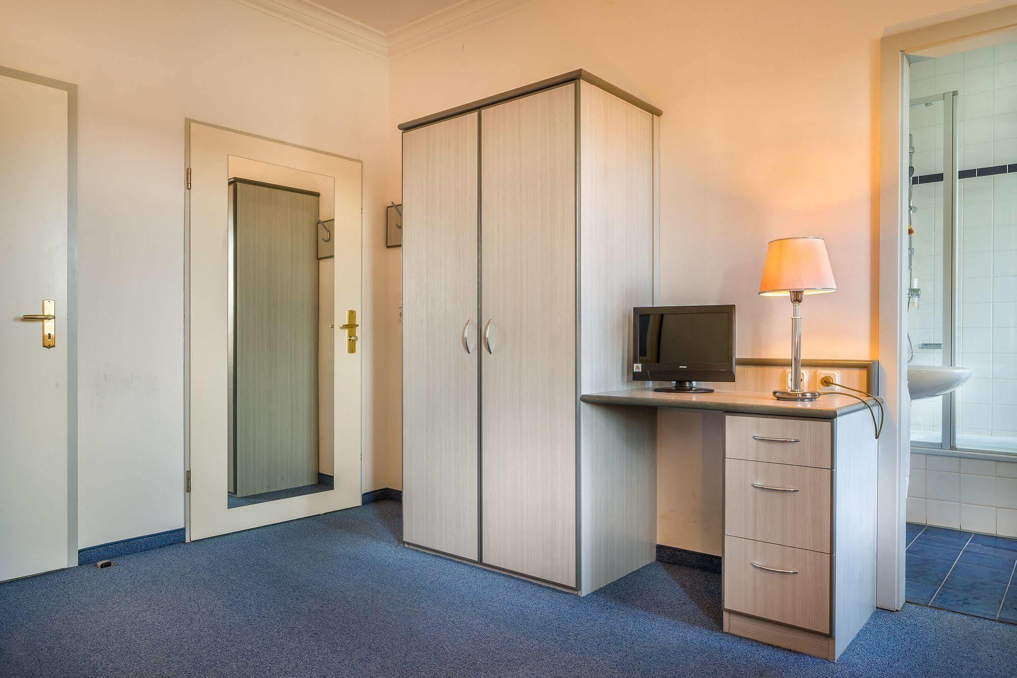 Hotel Am Bonhoefferplatz دريسدن المظهر الخارجي الصورة